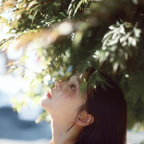 一定要站在你所热爱的生活里闪闪发光。