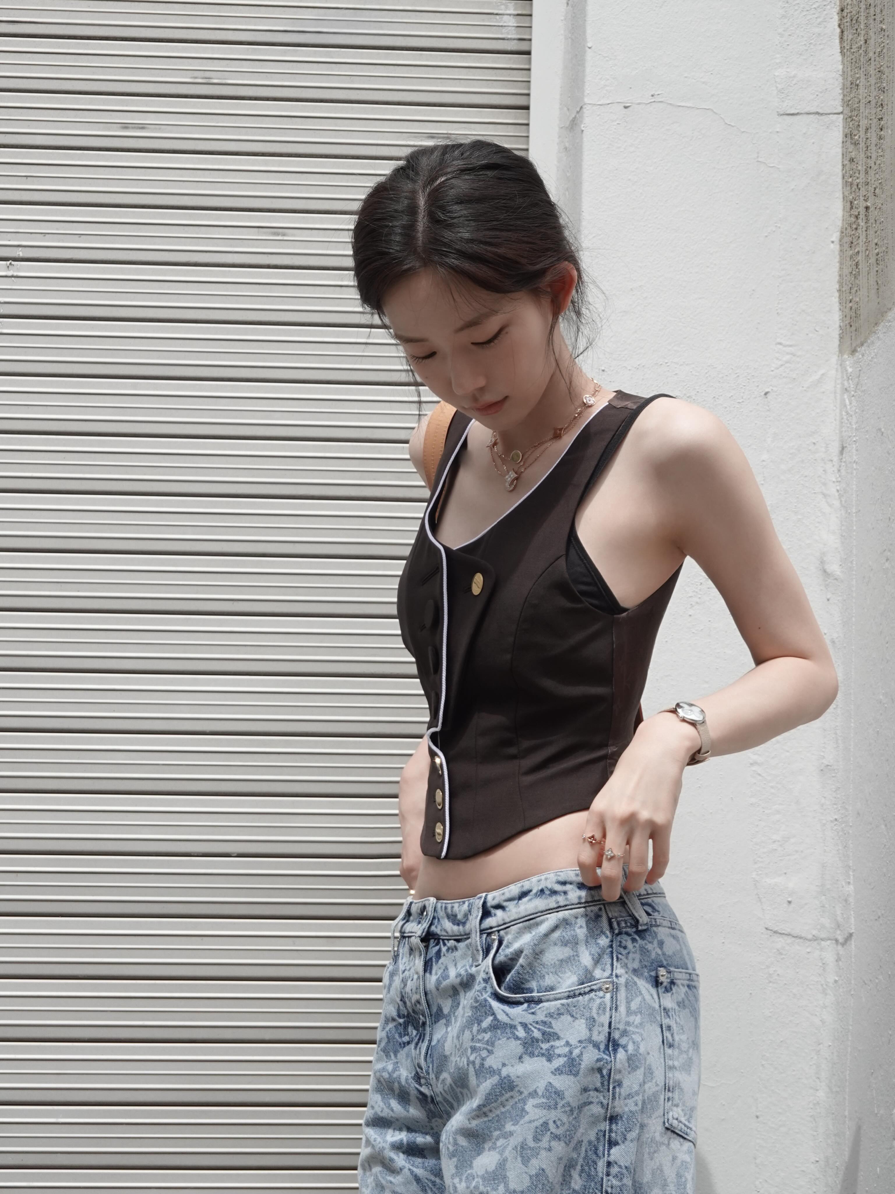 yoonjiiii_2026-06-29_18-31-48_3930138175924022719_1027989030_13.jpg