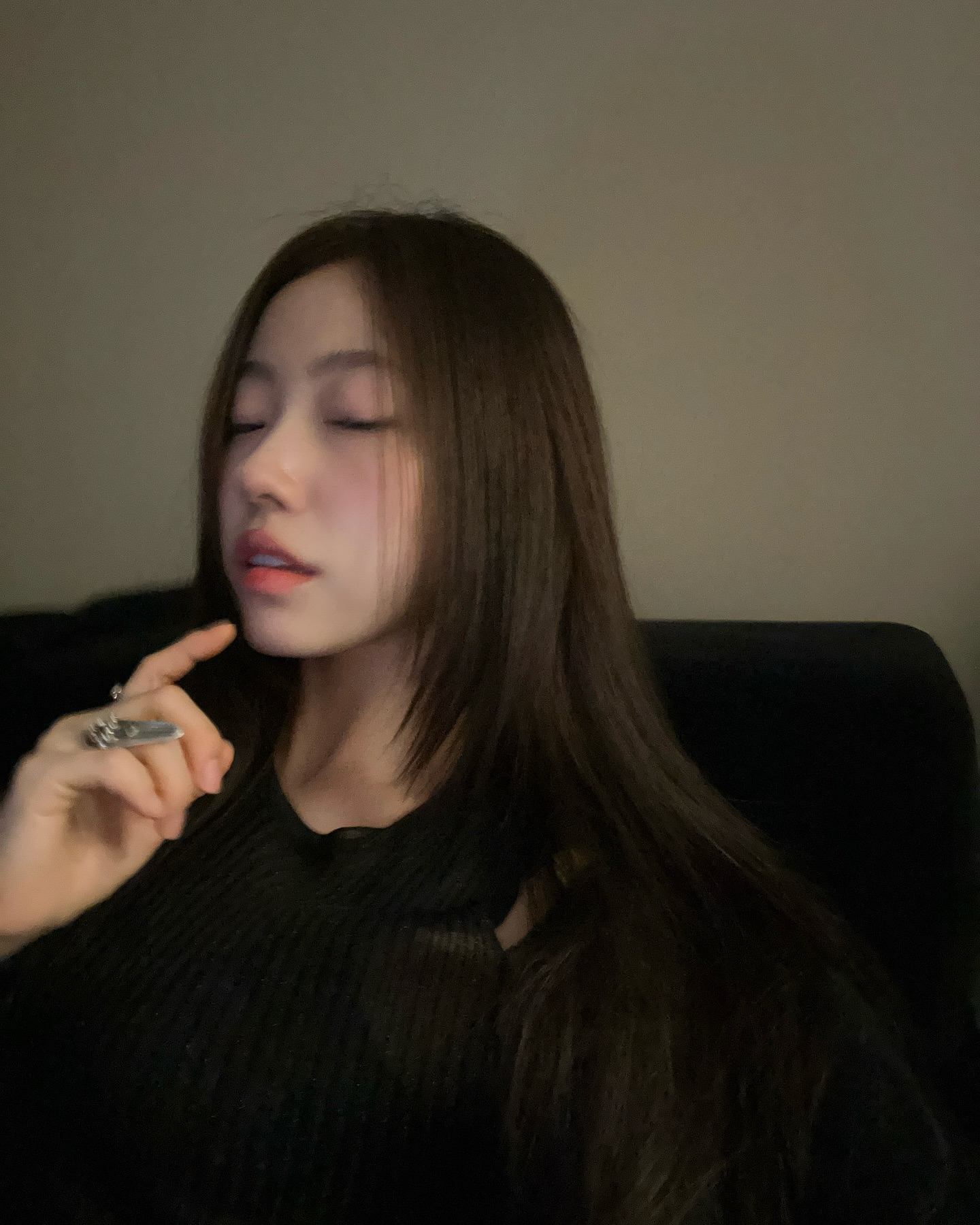 gooahyun_2026-06-02_19-59-52_3910613291565993341_51822652802_3.jpg
