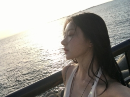 前路漫漫愿你南风拂满袖。