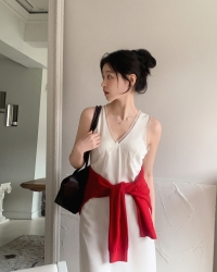 月亮不够圆的时候，我就自己发光。