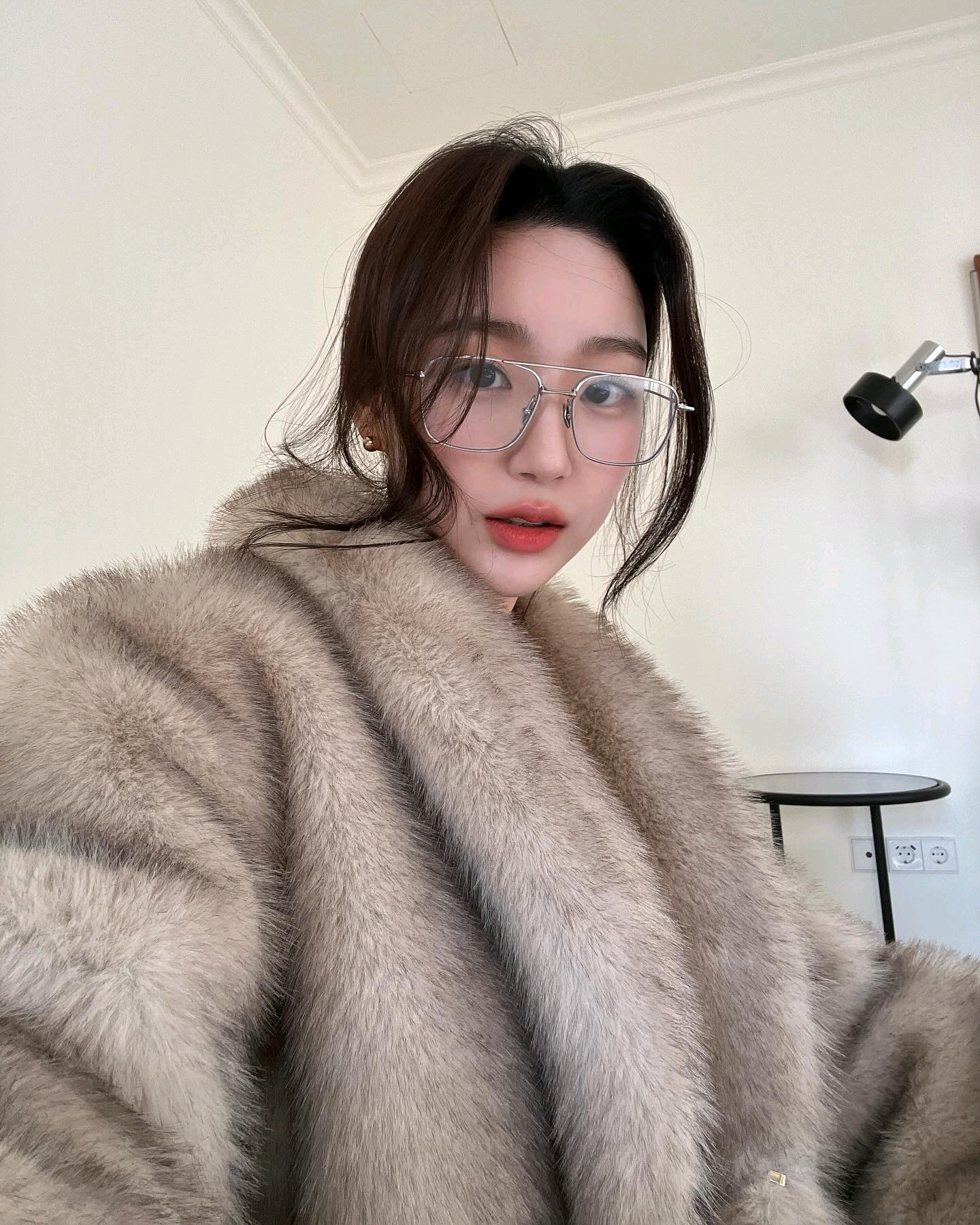 迷失：把月亮切成小块，分给每个失眠的人。女生头像