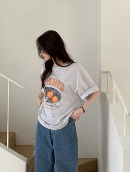 不停的翻弄着回忆，却再也找不回那时的自己。
