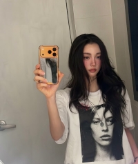 不赶浪潮，不搭别人的船，我自己有海。